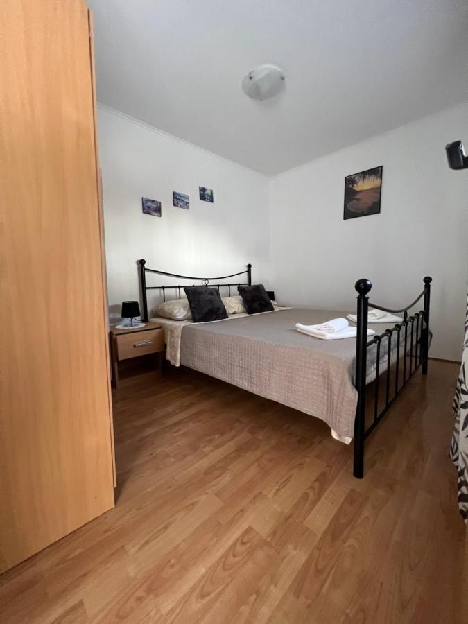 Hukic A2 And A1 Apartment Fazana Exterior photo