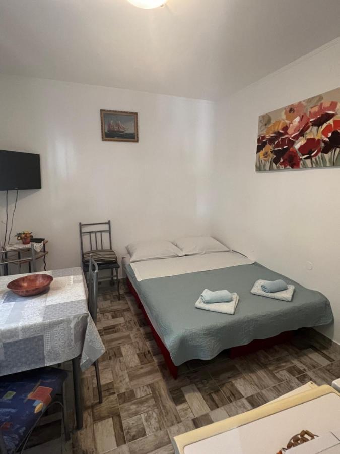 Hukic A2 And A1 Apartment Fazana Exterior photo